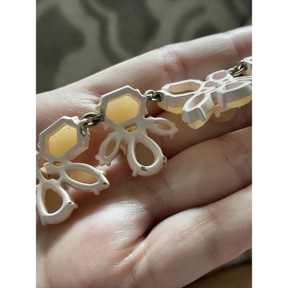 J. Crew Retired Peach Pink Crystal Flowers Statement Necklace Gold Tone 18" - Picture 7 of 8